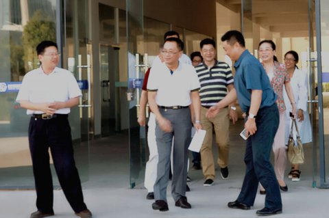 市領(lǐng)導(dǎo)參觀