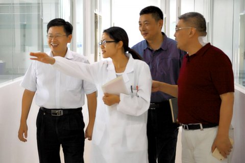 市領(lǐng)導(dǎo)參觀